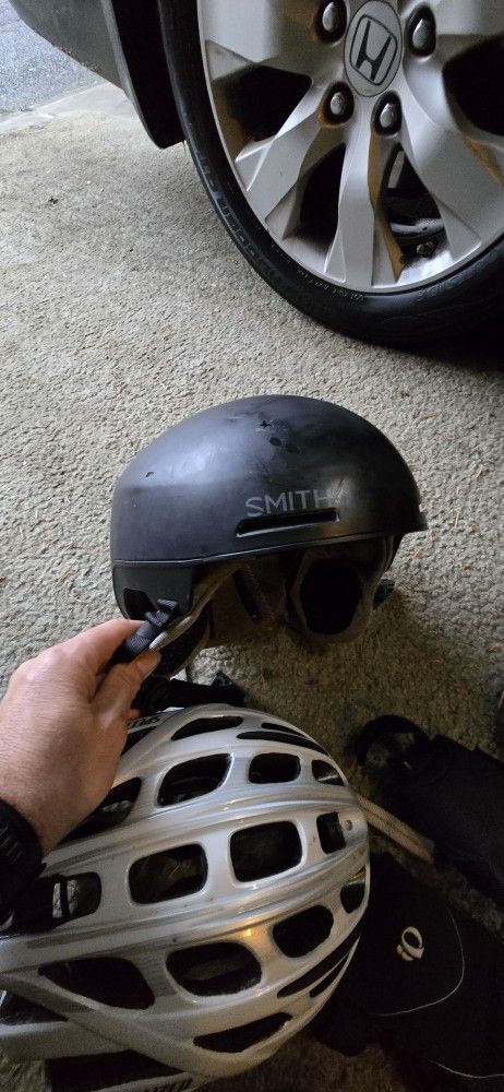 Snowboard/Ski Helmet 