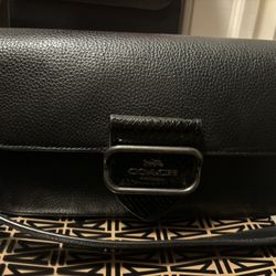 Coach Purse Over Shoulder 