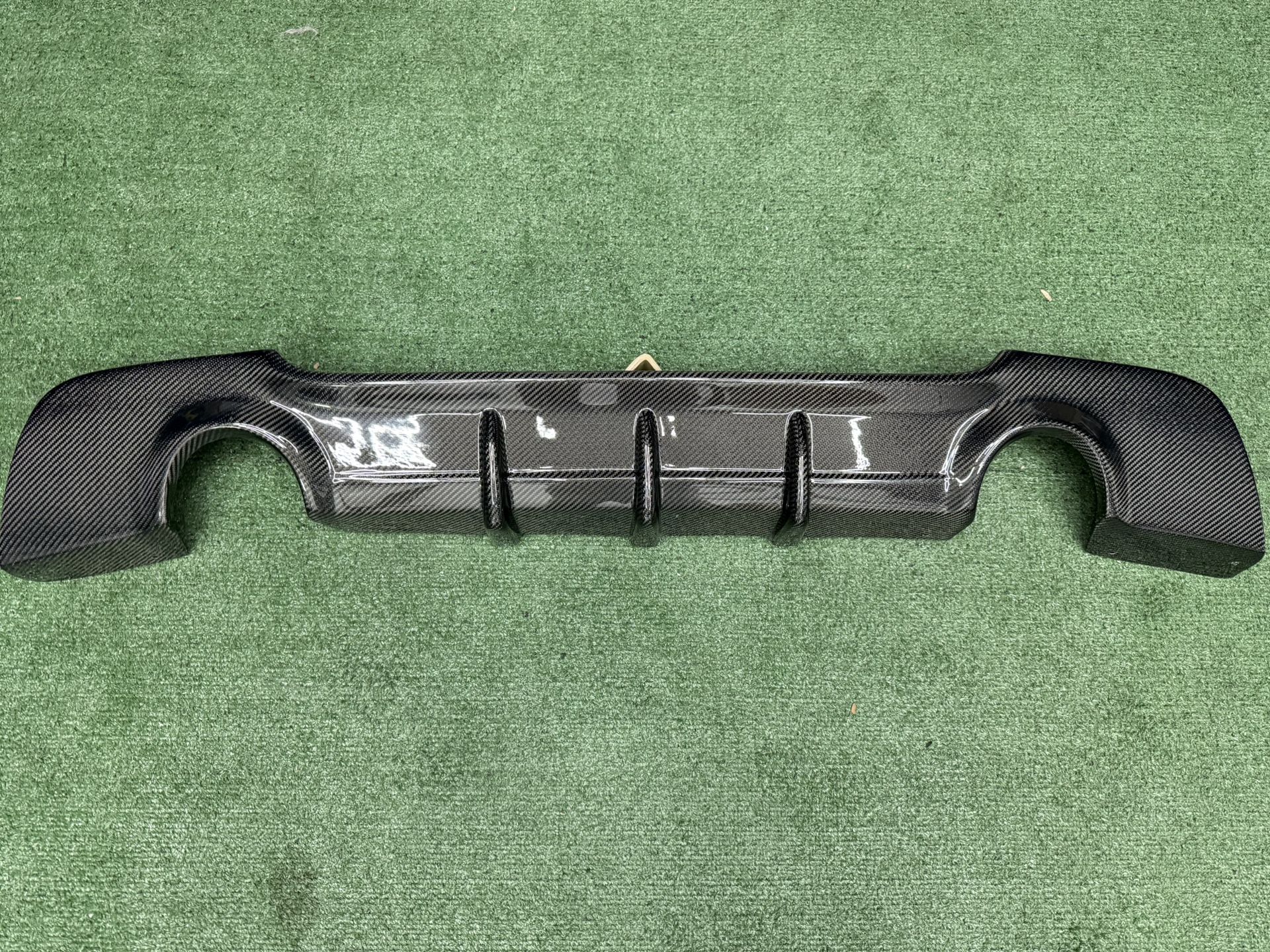 E92 335i 335is Carbon Fiber 3 Fin Style Diffuser 