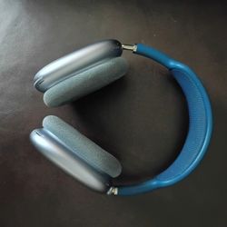 🎧 Apple AirPods Max – Blue/Silver – $200 (Firm/obo)