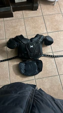 Xenith Shoulder pads (Large)