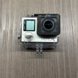 GoPro Hero 4 + Accessories 