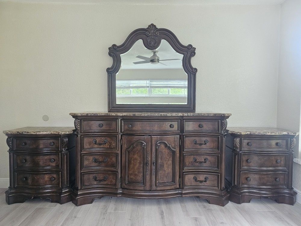 Samuel Lawrence Monticello bedroom furniture
