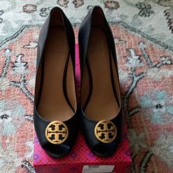 Tory Burch Wedges Size 10