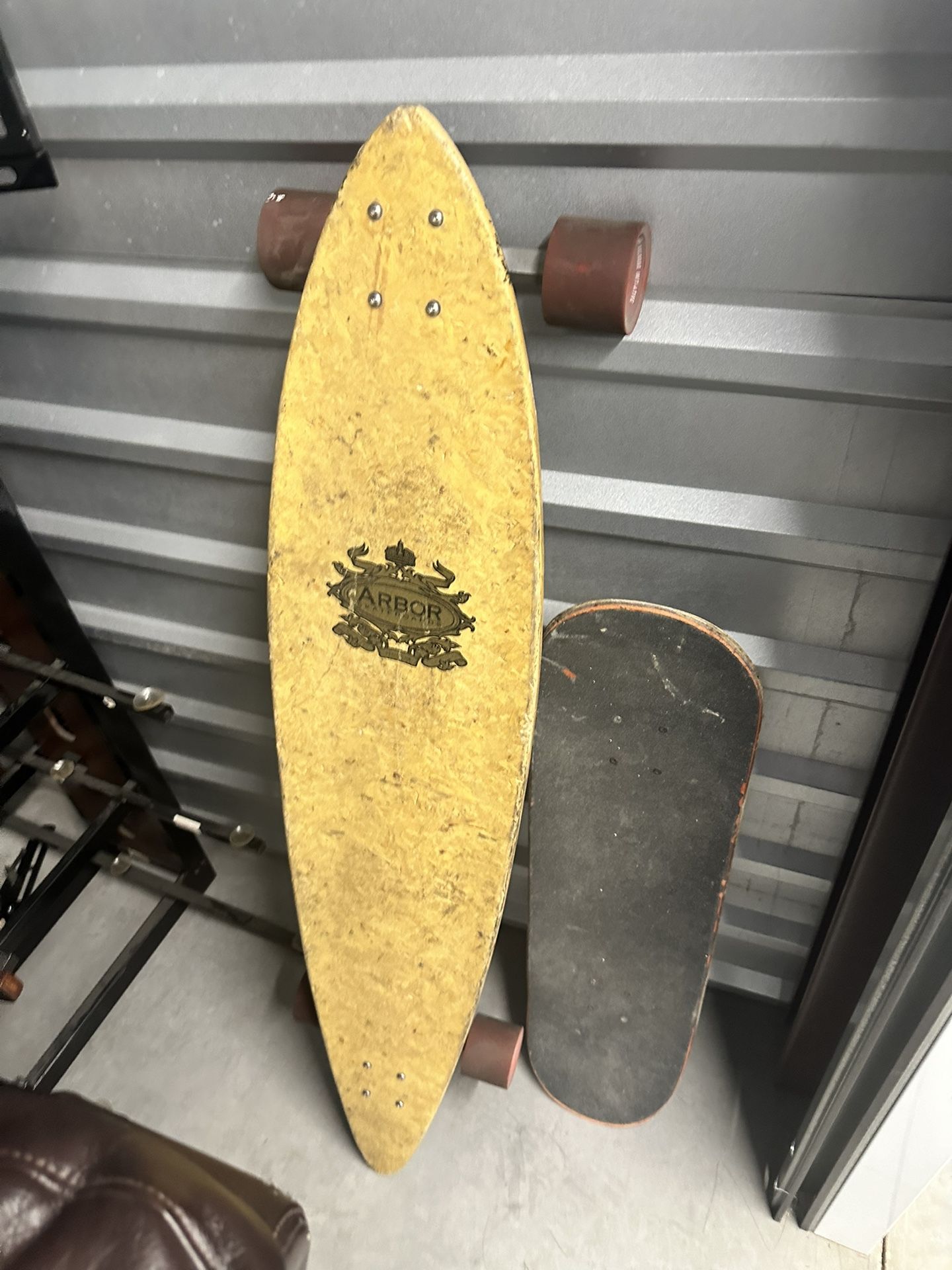 Arbor Skateboard