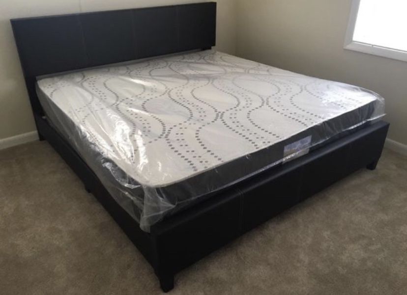 Queen Mattress Come Work Bed 🛏️ Frame And Free Box Spring Free Delivery 🚚 To Reasonable Distance