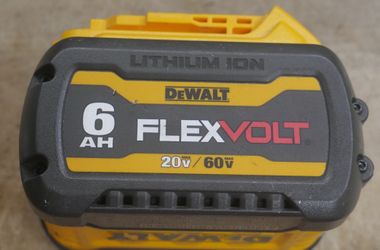 DEWALT 6AH BATTERY DCB606 PRE OWNED F(contact info removed)3