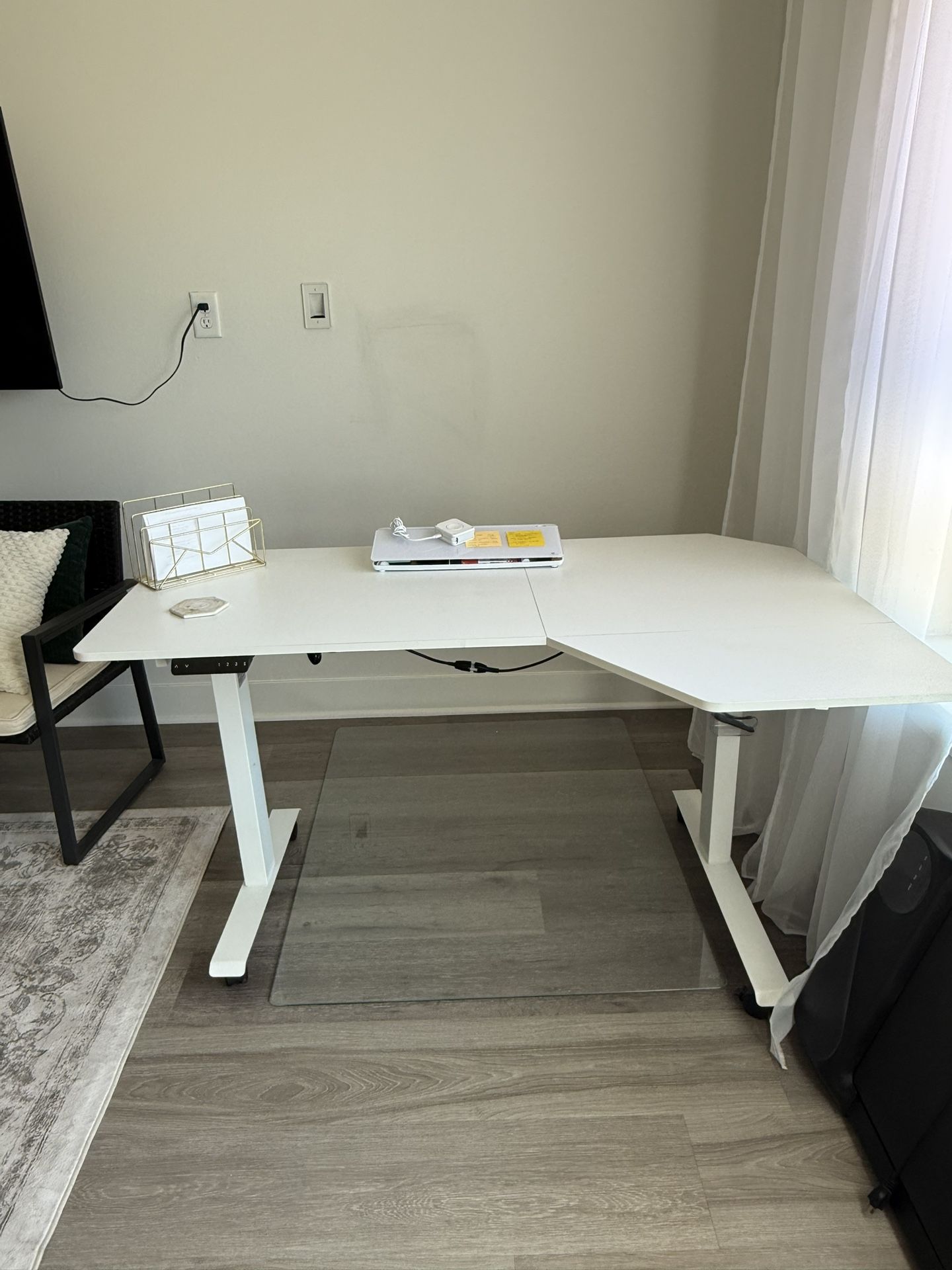L-shaped Electric Standing Desk, 55 Inches