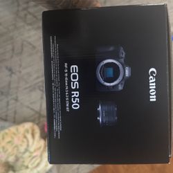 Canon Eos R50