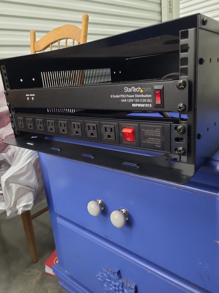 16 Port Power Distribution Station