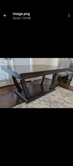 Modern Extendable Dining Table – Seats 6–8 – Excellent Condition