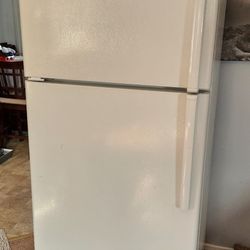GE 18 cu ft Top-Freezer Refrigerator | White | Clean | $300 OBO