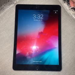 iPad 6th Gen, 128GB
