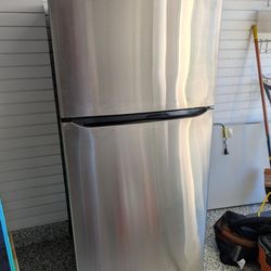 20 cu. ft. LG Top Freezer Refrigerator