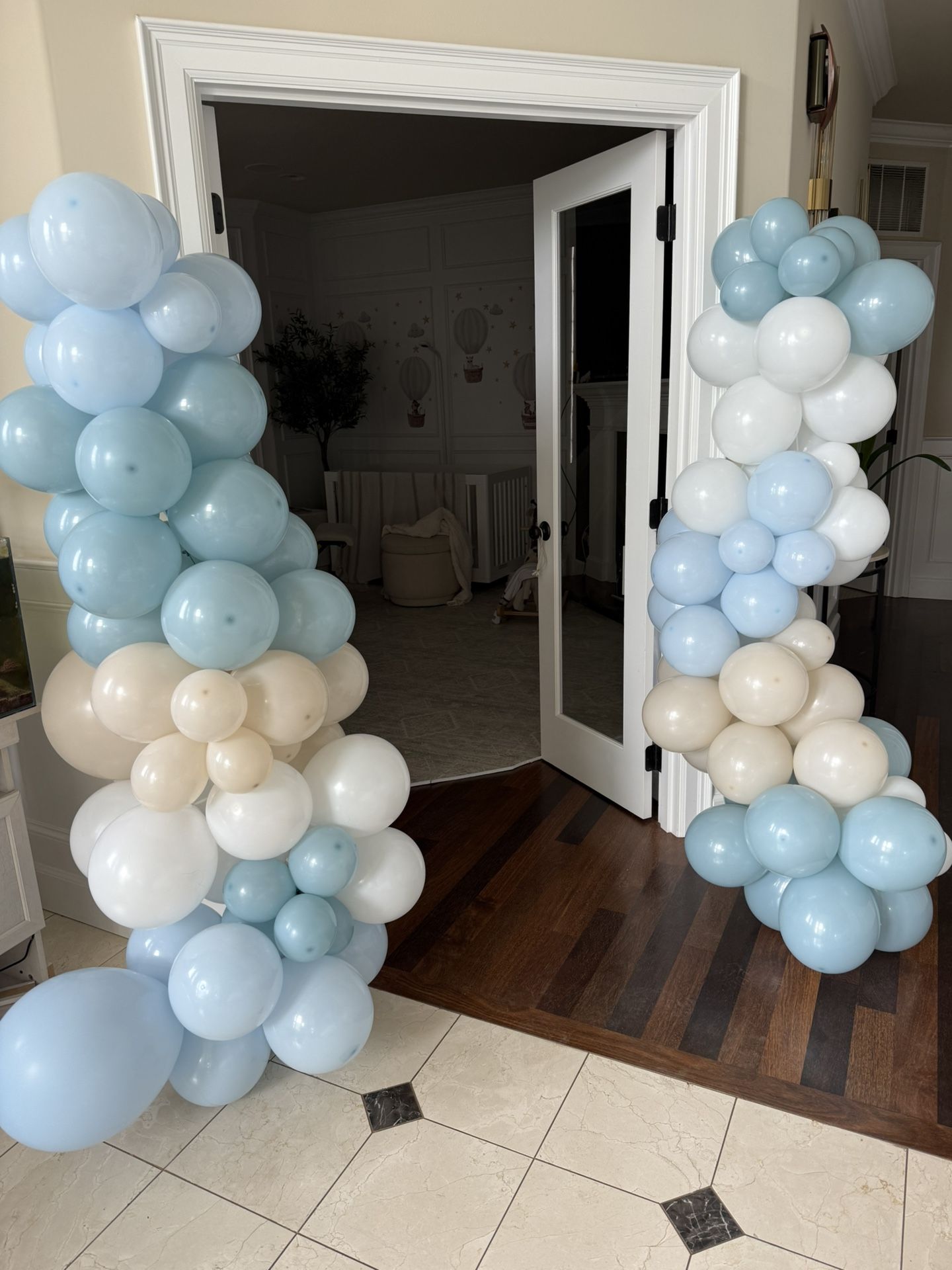 Balloon garland