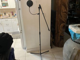 Amazon Basics Portable Microphone Boom Stand +