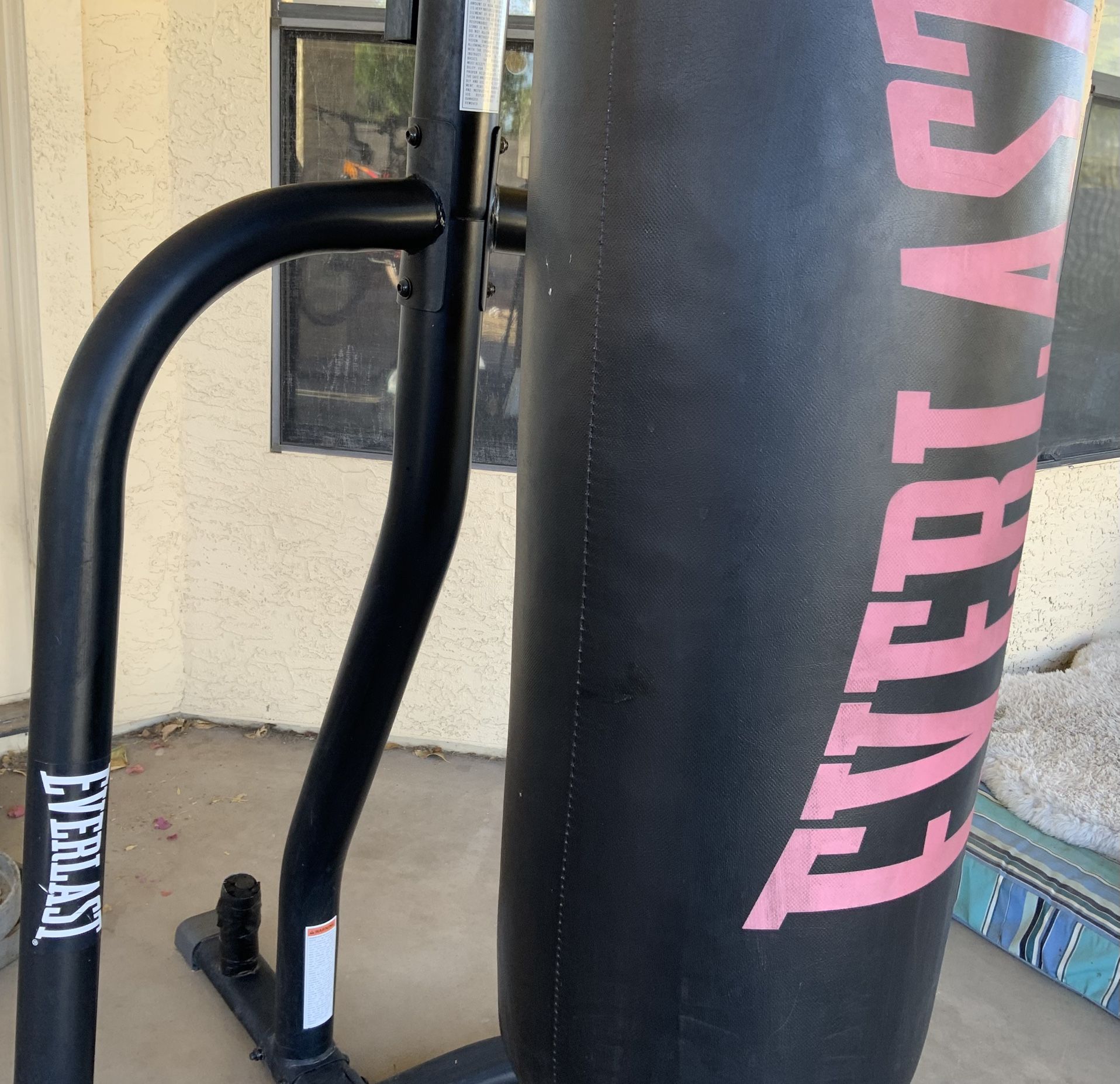Everlast Dual 2- Station Heavy Bag Stand With Heavy Bag And Speed Bag Boxing $150
