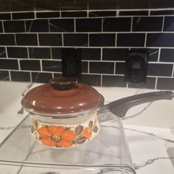 Vintage 1970s Sanko Ware Enamel Saucepan with Lid – Orange & Brown Poppy Floral