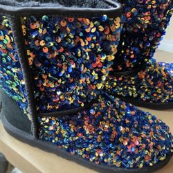👁️NEW Sz 6 UGG Sequins Booties  $165 🎈