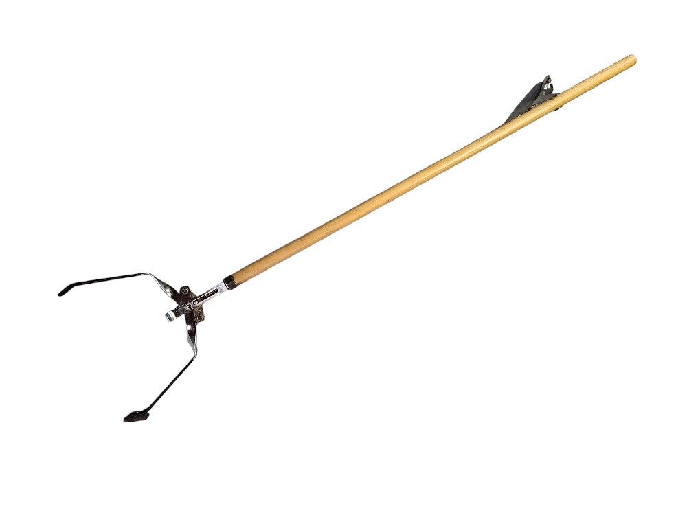 Wood And Meal Claw Long Reach Grabber Tool