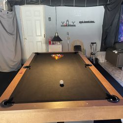 Pool table (8ft)