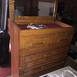 Dresser With Mirror 