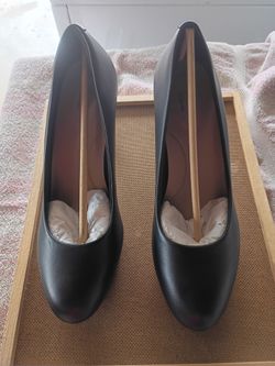 Black Leather Classic Pump Heels