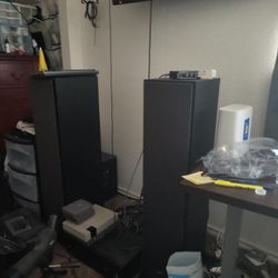 Polk Audio Floor standing Speakers 