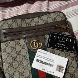 Gucci Messenger Bag (AUTHENTIC)