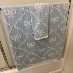 Bow towels blue