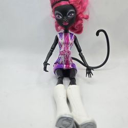 Monster High Doll Catty Noir Ghoulebrities 