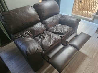 Comfortable Brown Reclining Loveseat (Both Sides Work!)