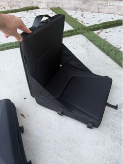 Tesla cyber truck jump seat