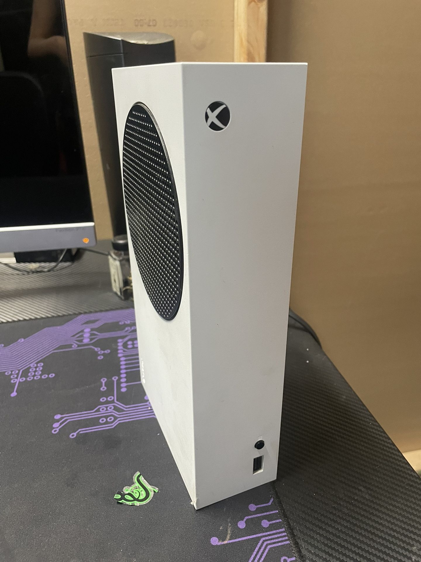 White Xbox One for Sale in Riverside, CA OfferUp