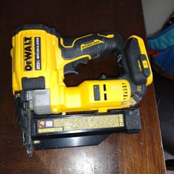 DeWalt 20 Volt Brad Nailer 