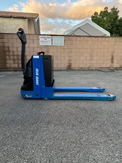 Blue Giant EPJ-45 Electric Pallet Jack 4500 Ib 24V Powered Pallet Truck Charger