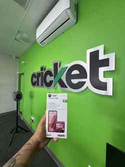 PINK MOTO RAZR 2025 $199.99 !!