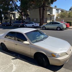 1997 Toyota Camry LE 2,800 OBO