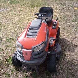 GOOD WORKING HUSKAVARNA RIDING LAWN MOWER! NO ISSUES! CAN DELIVER IN FORT WORTH AREA! ASKING $650