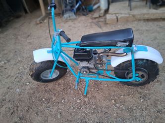 MINI BIKE SEMINUEVA CON MOTOR PREDADOR 212CC GOVERNER DELETE FAST 45-50 MPH TRABAJA PERFECTO VARIAS PARTES NUEVAS