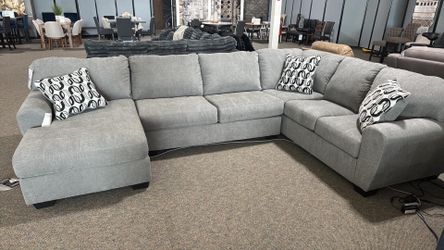 Olivia 🎉 brand new/ modern/luxury 🌼 Living Room Sectional with Chaise