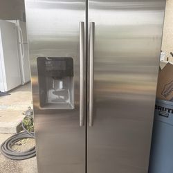 **Stainless Steel Side-by-Side Refrigerator w/ Ice & Water – Works Great**