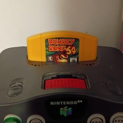 Nintendo 64 With Expansion Pak And Donkey Kong 64 With 2 Controllers 