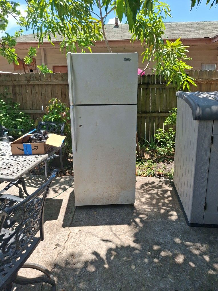 Refrigerator