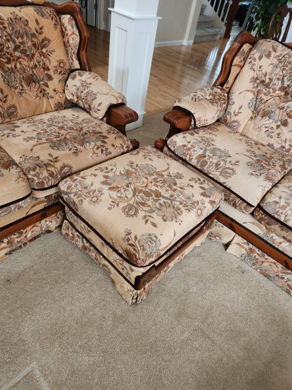 England Upholstery Majestic Couchset