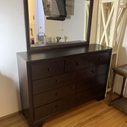 Muebles Y Muchas Cosas Más 