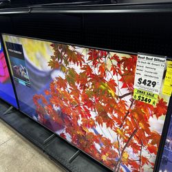 Samsung 70” Crystal UHD 4K Smart TV (UN70DU7200)