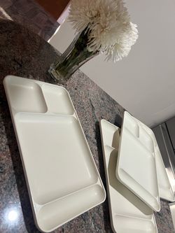 Perfect condition - Tupperware trays for adults or kids —Special Edition from 1980’s 4 Trays