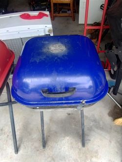 Charcoal barbecue grill