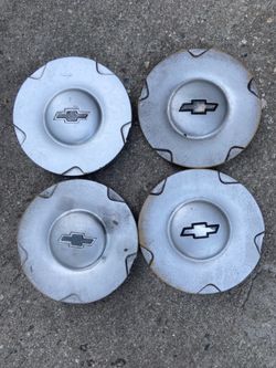 Chevy 02-06 trailblazer center rim caps